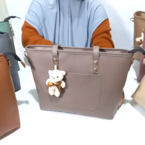 Totebag Wanita Felis Polos Kulit PU Leather Kasual dengan Aksesoris Boneka lucu