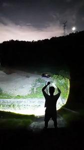 🔥[ใช้งาน 20 ปี ไม่เสียหาย]🔥ยิงไกล 1000 เมตร ไฟฉายแรงสูง20000000w ไฟฉายแรงสูงมัลติฟังก์ชั่น ไส้ตะเกียงสว่างสูง สว่างมากไฟฉาย ชาร์จUSB สว่างมาก ไฟฉายเดินป่า ฉุกเฉิน LED Flashlight ไฟฉายแรงสูง สว่างมาก