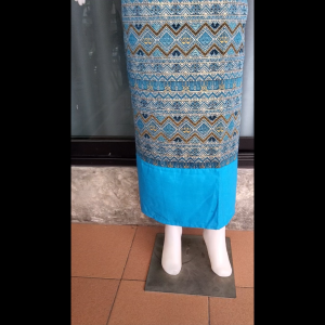 ชุดพื้นเมืองผ้าฝ้าย สีสันต์-ใส่สบาย-เสื้อแขนสามส่วน ชุดที่นำไปสู่ความสวยงาม