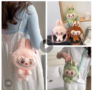 กระเป๋า Labubu bag กระเป๋าการ์ตูน ขนาด30cm Crossbody  ปรับความยาวสายได้-สะพายข้าง กระเป๋าขนาดใหญ่ความจุ พร้อมส่งที่ไทย