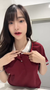 ชุดเสื้อโปโลสีแดงเลือด ปกขาวริ้วแดง Polopeak สำหรับหมู