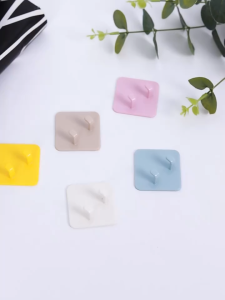 ตะขอแขวนผนัง ตะขอ เขากวาง แขวนปลั๊ก พลาสติก กันน้ํามัน กันลื่น มีกาวในตัว แข็งแรง ไร้รอยต่อ สําหรับห้องครัว