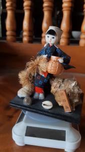 ตุ๊กตา ชาวนาสาวญี่ปุ่น เกาะอาวาจิ สูง 4.5 นิ้ว หัวมีตำหนิ