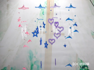 Chuông gió/Chuông gió cá heo acrylic nhỏ với 4 mặt dây chuyền ống nhôm/Trang trí phòng ngủ học sinh/Chuông gió treo tường gia đình