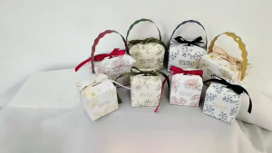 กล่องขวัญพร้อมส่ง กล่องใส่ของชำร่วย ของรับไหว้ กระดาษพิมพ์ลายดอกไม้  SPECIALLY FORYOU