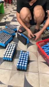 Khối 35 Cell Pin Lishen 21700 4000mAh Dòng Xả 12A~3C Dùng Cho Xe Điện Sạc Dự Phòng