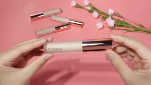 O.TWO.O Concealer Natural Liquid Make-Up Lightweight & seamless