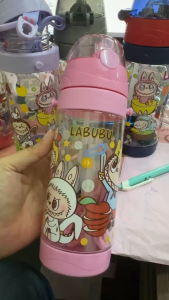 กระบอกน้ำเด็ก LABUBU ขวดน้ำเด็ก ลาบูบู้ พร้อมหลอดดูดและสายสะพายLL550ml