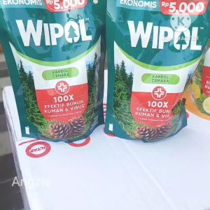 Wipol Karbol Disinfektan Lantai Kemasan Pouch 5000