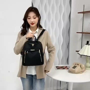 Tas Ransel Wanita Casual Polos Nilon Waterproof Gaya Korea dengan Aksesoris