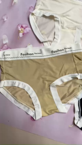 Quần lót nữ tàng hình thun mềm mát không đường may lưng in chữ QL8023