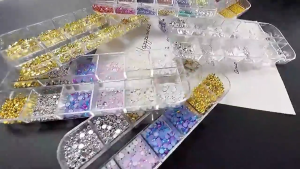Ail 3D Nail Art Crystal Strass Decorations DIY Mix Pearl Star Crystal Diamond Feathers Charm Metal Nail Art Decoration