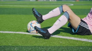 【พร้อมส่ง】ใหม่ รองเท้าผ้าใบ รองเท้าฟุตบอล ขนาดใหญ่ ทั้งชายและหญิง ผู้ใหญ่ เทรนเนอร์กลางแจ้ง ไซซ์ 39-44