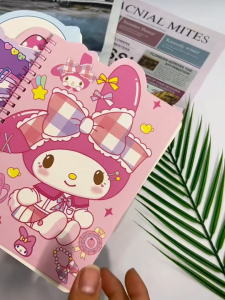 สมุดโน้ต เนื้อกระดาษคุณภาพดี ออกแบบสวย  - มีทั้งหมด 4 ลาย - ขนาด 20×15 cm ( A5 )