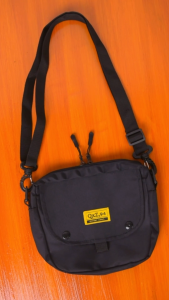 QXZ94 Tas Selempang Wanita Pria Original Terbaru 100% Authentic Hitam Cordura QSB06