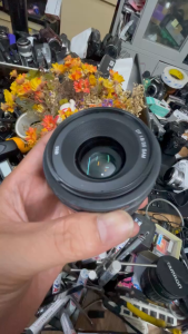 Ống kính máy ảnh Sony Sam 35f1.8 cho DSLR của sony