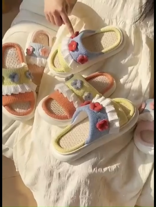 SP25 รองเท้าแตะนุ่มนิ่มแต่งลายดอกไม้ M14-2