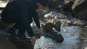 LARNMERN Sneakers Safety Hiking Pria LM-170201K Anti-Puncture Anti-Static dengan Cap Besi dan Strip Reflektif