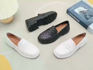 LADIES Professional School/Nursing Minimalist Casual Soft Comfy Soled High Quality Slip On Black White Shoes