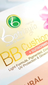 Batrisyia BB Cushion Natural SPF 35 - Cushion Wajah Bebas Paraben Warna Krem/Gold