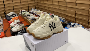 รองเท้าผ้าใบ MLB Bigball Chunky Window New York Yankees สีครีมพื้นน้ำตาล พร้อมส่ง