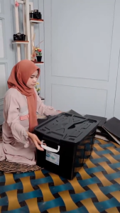 CONTAINER BOX 55 L HITAM FULL BODY + 4 RODA
