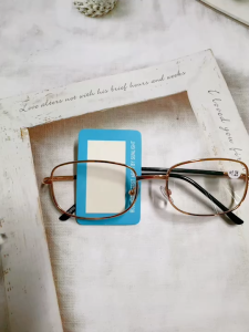 แว่นสายตายาว กรองแสงสีฟ้าแข็งแรง ใส่ได้ทั้งชายหญิง ค่าสายตา+100 ถึง +400 N.WD900