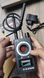 K18 Detector Audio GSM Bug Finder Alat Pencari Pendeteksi Sinyal GPS Tracker Tracking lensa Kamera Anti spy Hidden Camera Mini Tersembunyi Sistem Keamanan Privasi Anti Tracking Lokasi Dan Penyadapan Kamera RFDetektor