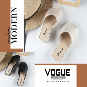 Tsion งานฮอตฮิตพร้อมส่ง รองเท้าแตะแบบสวม งานสวย สวมใส่ง่าย แมทช์ได้เข้ากับทุกชุด จะใส่ไปเที่ยวก็เก๋ จะใส่ไปทำงานก็เริ่ด พร้อมส่ง 4 สีให้เลือก ใครกำลังเล็งสีไหนอยู่ รีบจัดเลยพร้อมส่งมาก