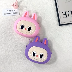 พร้อมส่ง Labubu กระเป๋าซิลิโคนลายลาบูบู้ ลายการ์ตูน กระเป๋าสะพายสำหรับเด็ก มีสายสะพาย มี 2 สี