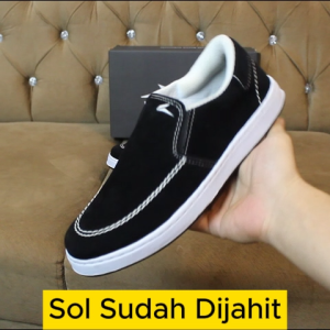 SEPATU SLIP ON PRIA CASUAL GUMERS HITAM PUTIH SOL SUDAH DIJAHIT. SNEAKERS SLIP ON LAKI LAKI.SEPATU SANTAISEPATU KERJA
