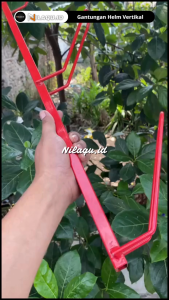 Rak cantolan helm tempat gantungan helm berdiri di dinding 3 susun bahan besi super