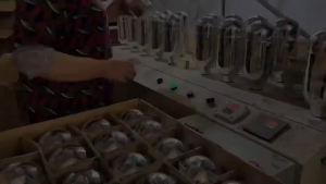 Termos Warna Warni Thermos Air Panas Dingin Bahan Kaca Cover Plastik Water Jug Pegangan