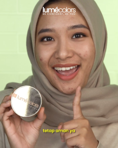 Lumecolors Loose Powder Bedak tabur Lumecolors 4 Shade Pore Blurring Effect With Oil Control Bedak Tabur Lumecolor Bedak Tabur Lume