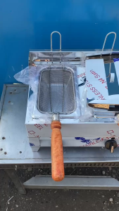 DOUBLE FRYER WITH BURGER GRIDDLE (FREE ACCESSORIES)