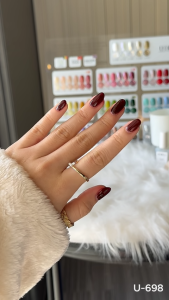 สีทาเล็บกึ่งเจล ยาทาเล็บ U-DELI U-698 Red Vegan Nail Polish สีทาเล็บ สีแดงเข้ม Pigmetแน่น ยาทาเล็บสีแดง สีเล็บสีไวน์ สีเล็บมะเหมี่ยว ไร้กลิ่น