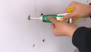 Dempul Penambal Tembok Tahan Air: 250g Wall Mending Ointment