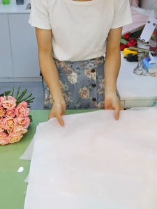 Kertas Wrapping Floral: Bungkus Kado KB6311 & Kemasan Parcel Berkualitas