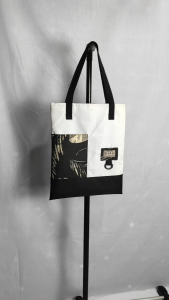 Tas Tote Bag Wanita Motif Bunga Model Kasual Tas Kuliah Penutup Resleting Dely Project Putih