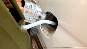 【พร้อมส่ง】5/10 ลิตร ถังน้ำมันสำรอง แกลลอนน้ำมัน ถังน้ำมัน ( เติมได้ทั้ง เบนซิน / ดีเซล )