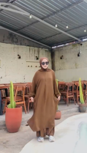 Amara Syuqy - Mecca set hoodie sporty / Setelan Olahraga Wanita Muslim / Bahan Crinkle