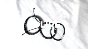 Gelang Kulit Tahan Lama & Desain Unik