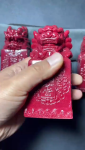 TƯỢNG SƯ TỬ THẠCH CẢM ĐƯƠNG CAO 12cm BẰNG CHU SA HO.Á SÁ.T TRỪ T-À TRẤN CỬA NHÀ