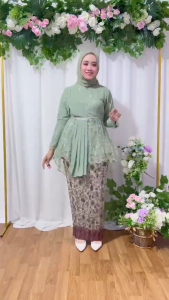 Setelan Kebaya Aurora Tille dan Selendang Kombinasi Payet