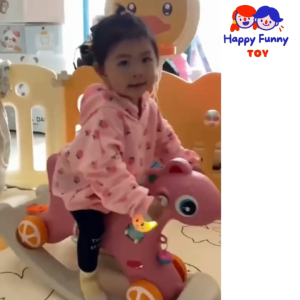 TOY😊พร้อมส่ง💯 ม้าโยก 2in1 ม้าโยกเด็ก รถลากม้า ของเล่นเด็ก ม้าล้อเลื่อนสำหรับเด็ก 1-3ปี มีเสียงเพลง โยกเยก รถลาก จักรยาน4ล้อ