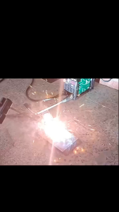 เครื่องเชื่อมขนาดเล็กแบบปรับได้สำหรับ20-250A 4KW MMA เครื่องเชื่อมไฟฟ้าเหล็กมือกระแสไฟฟ้าตรงภายในบ้าน