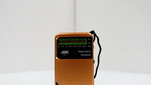 Joc một thương hiệu lớn của Mỹ cung cấp một với độ nhạy cao Radio đầy đủ cho người già. Con trỏ Con lăn FM bán dẫn có thể sạc lại