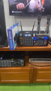 Micro Đầu Thu MTMAX K46 Pro Đèn LED RGB Micro Karaoke Cao Cấp Tần Số UHF Hút Âm Tốt Bắt Sóng Xa Ổn Định Chống Hú Tốt