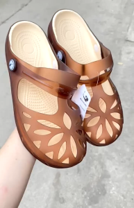 Giày sandal bít mũi nữ EVA siêu nhẹ chống nước lỗ lưới thoáng khí đi mưa đi biển GL042 Dép sục cross chống nước