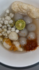 KUAH KARI: Rasa Karisma dalam Bentuk Bungkus